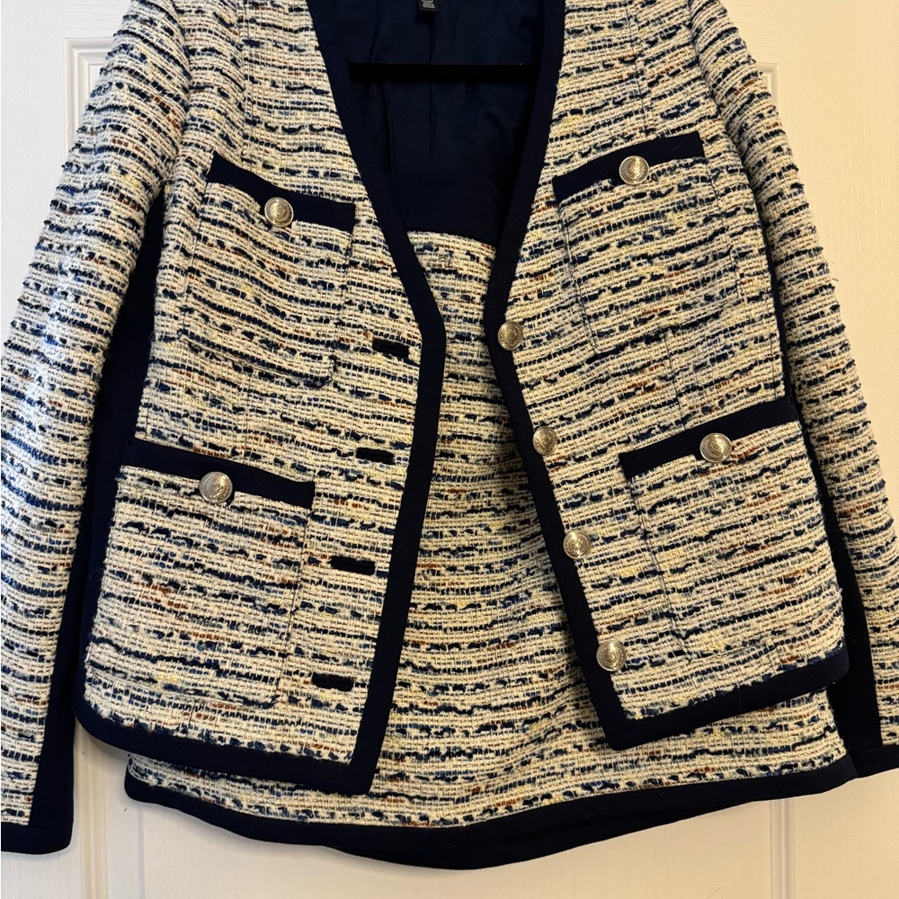 White House suit
